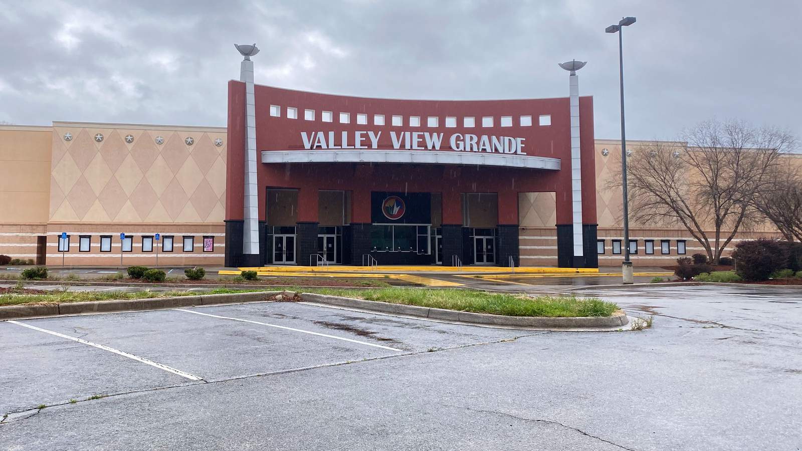 Roanoke, Lynchburg, Christiansburg Regal Theaters to reopen in May