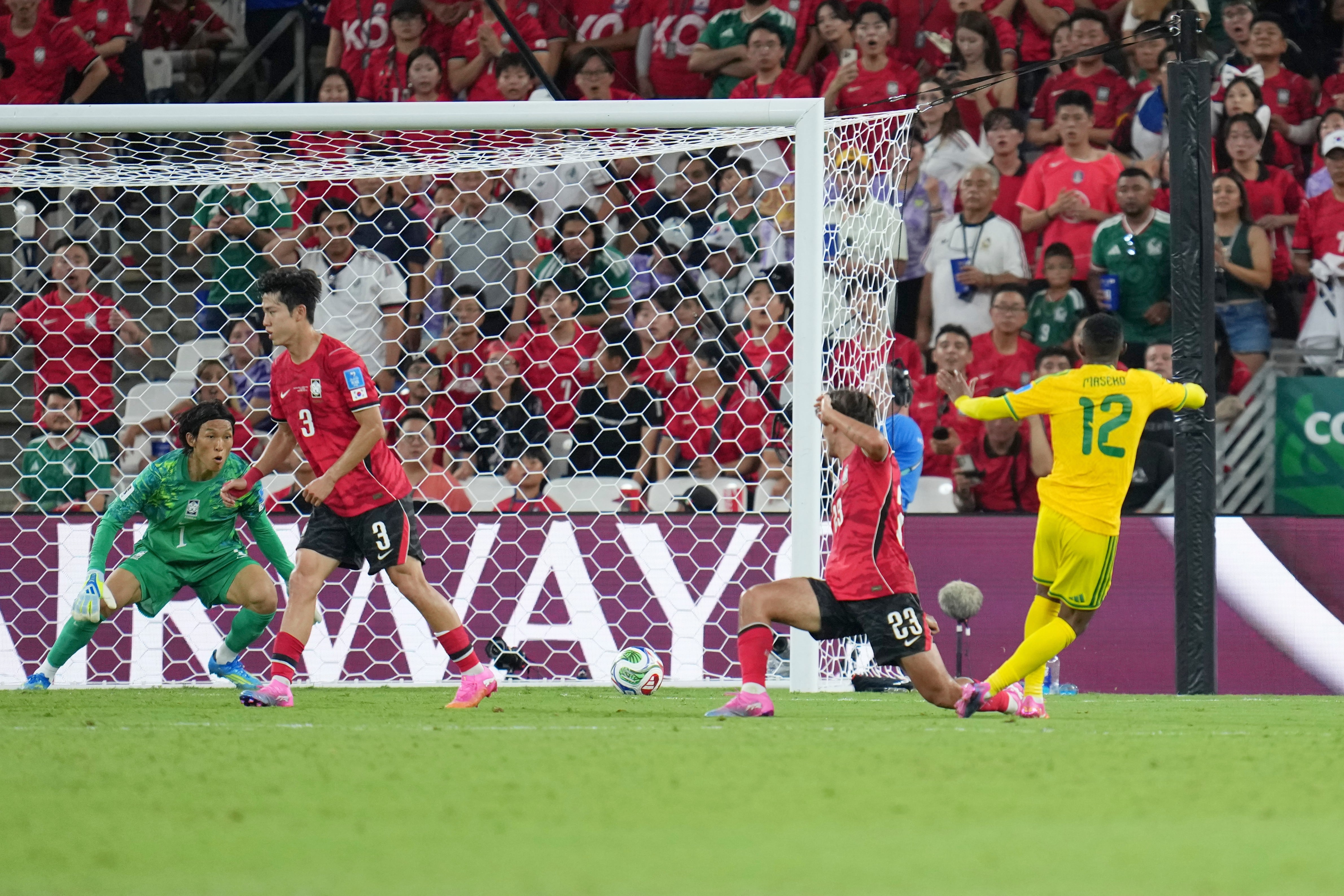 South Africa reaches World Cup knockout round for 1st time with 1-0 win  over South Korea