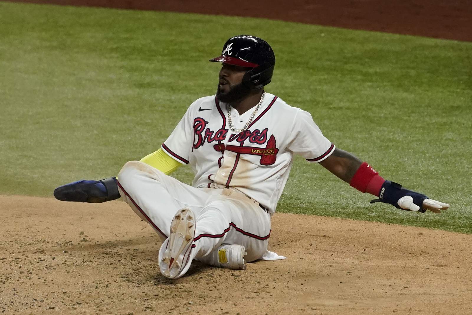 Ozuna mishap costs Braves as World Series wait continues