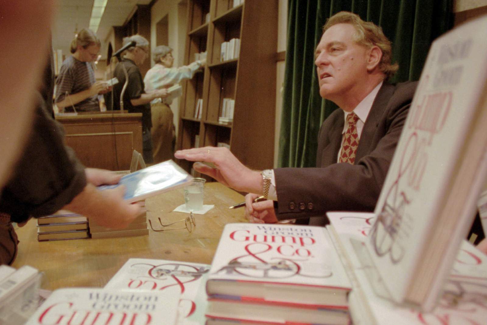 ‘Forrest Gump’ author Winston Groom dead at 77