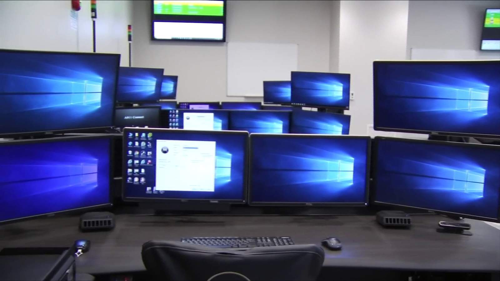 New 911/811 emergency communications center opens in Roanoke
